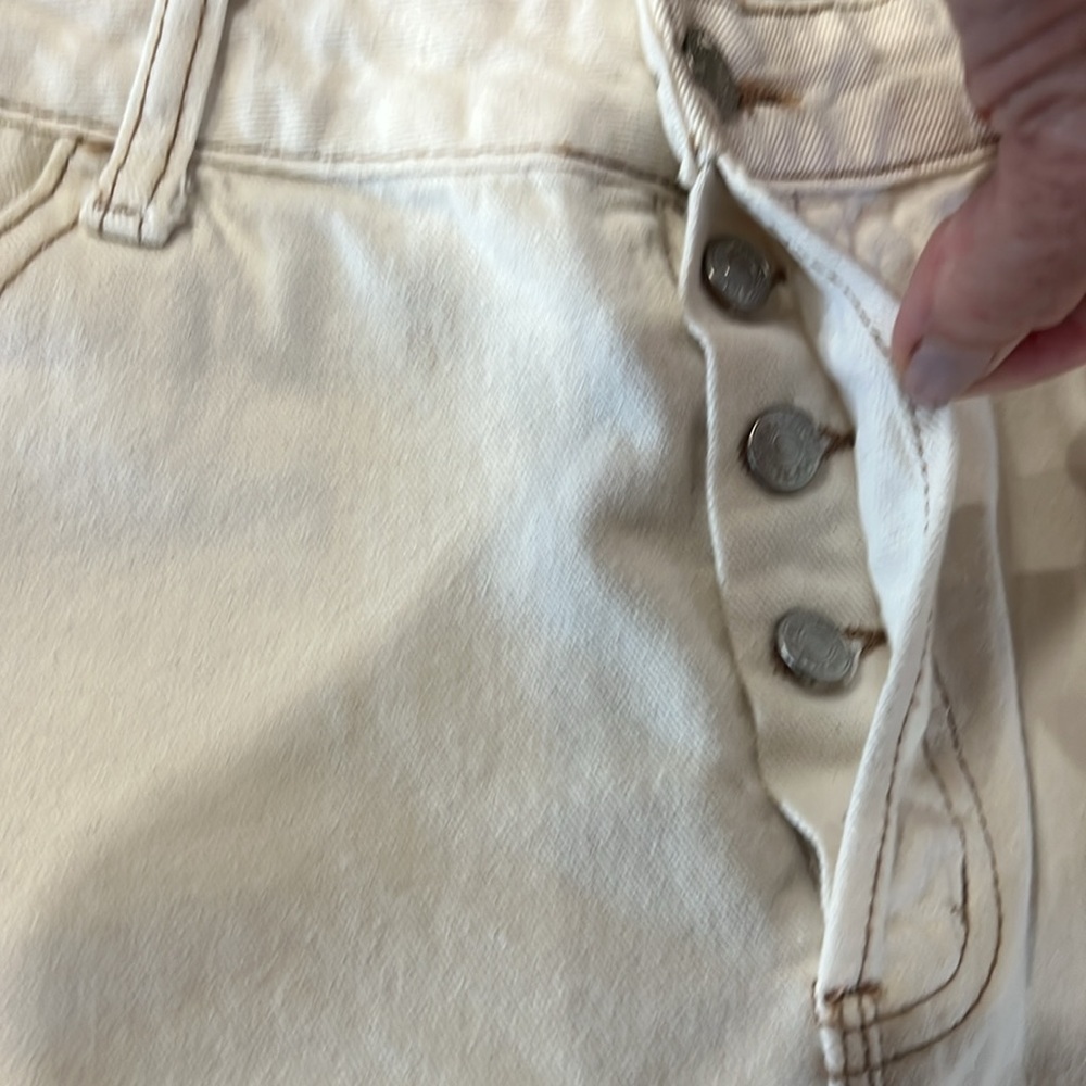 White Boyfriend Jeans - Picture 6 of 7